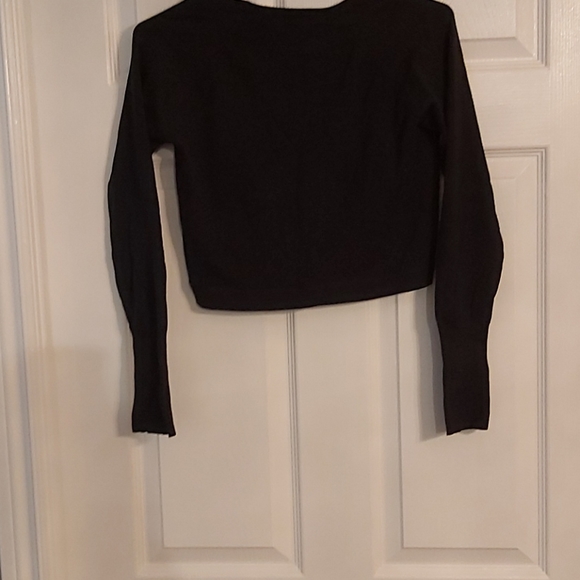 🌻2/$25🌻Cardigan cropped sweater - Picture 3 of 3